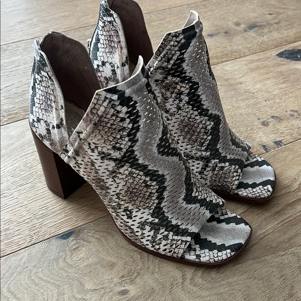 Vince Camuto Black/gray and Cream Heeled Booties with V-Cut Design